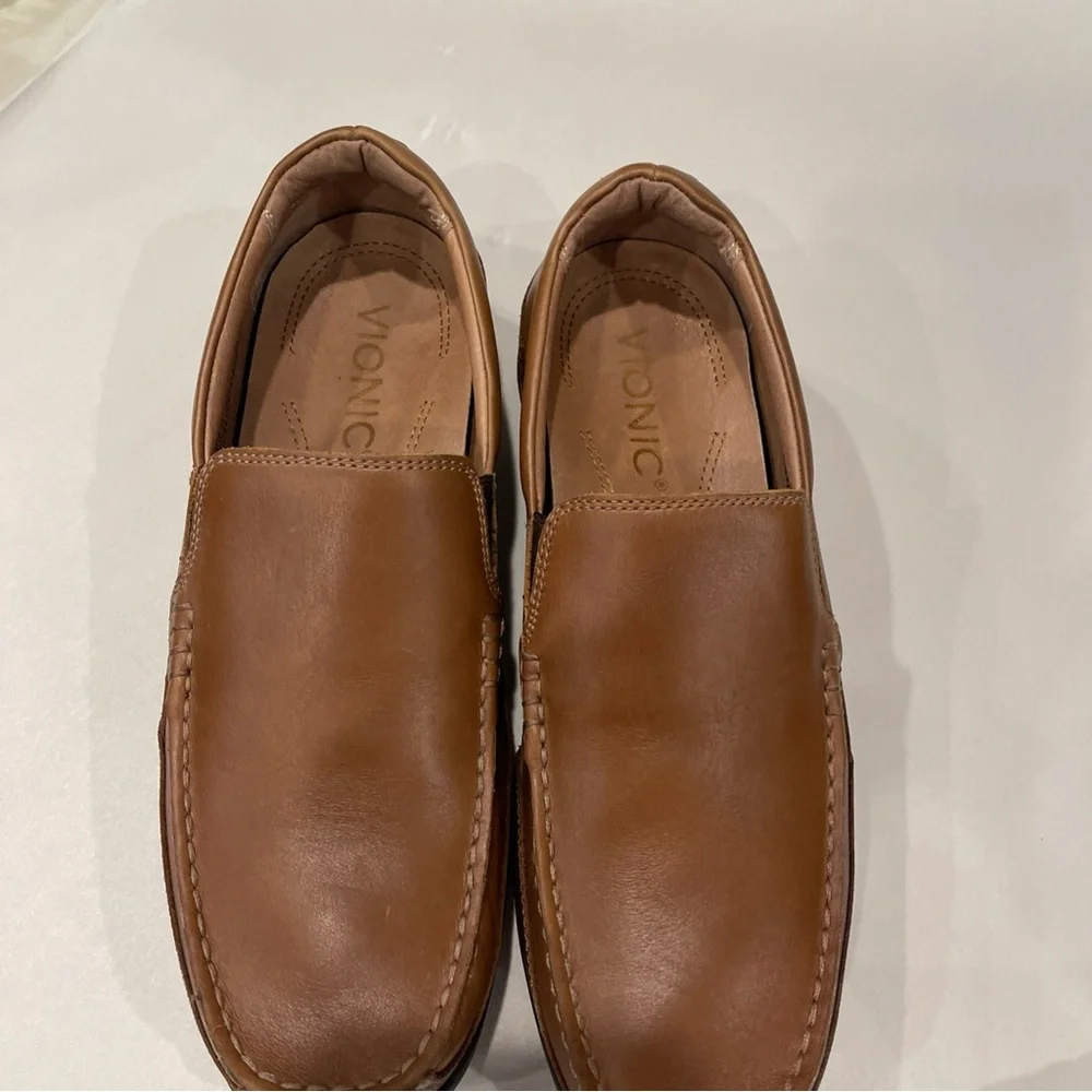 Vionic Preston men's slip-on loafers Size 8.5 Brown Expandable